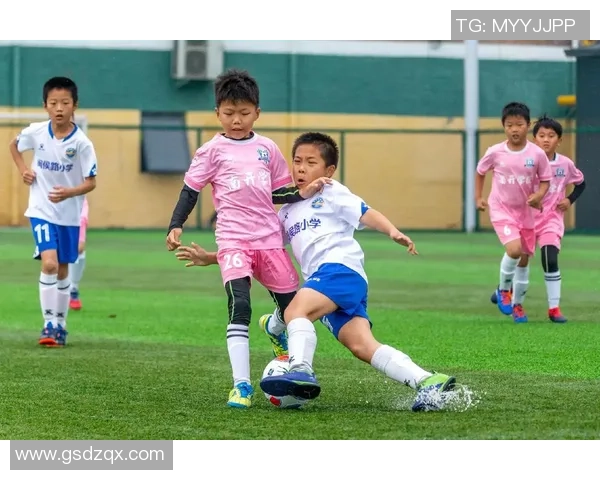 孕妇梦见踢足球的寓意解析及对未来生活的影响探讨